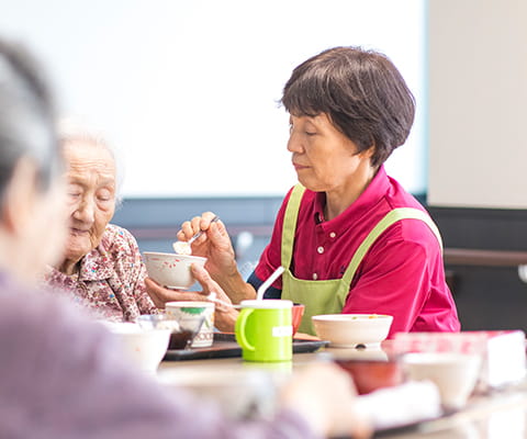 昼食介助の様子